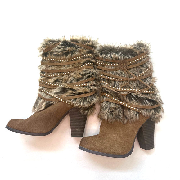 naughty monkey Shoes - Naughty Monkey Snow Faux Fur Studded Suede Leather Boot Size 7